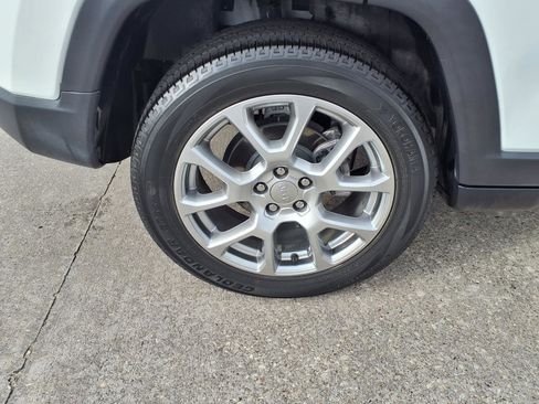 Used 2022 Jeep Compass Latitude image 25