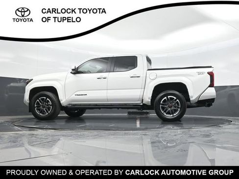 Used 2025 Toyota Tacoma TRD Sport image 35