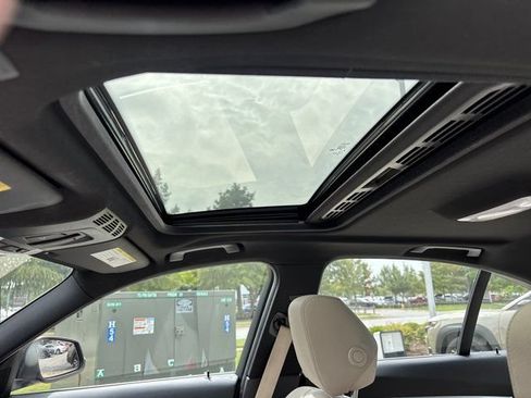 Used 2017 BMW 330i Sedan RWD image 17