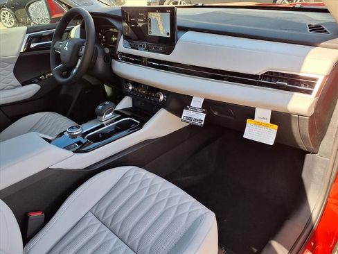 Used 2026 Mitsubishi Outlander SEL FWD image 8