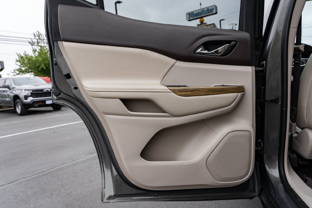 Used 2017 GMC Acadia Denali w/ Technology Package AWD/4WD image 29