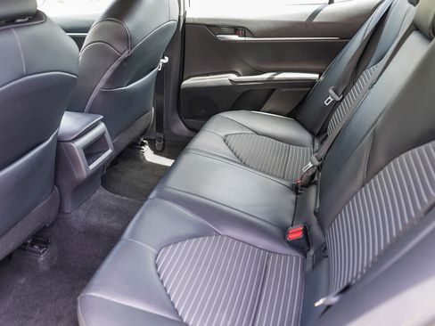 Used 2022 Toyota Camry SE w/ Carpet Mat Package (TMS) FWD image 15