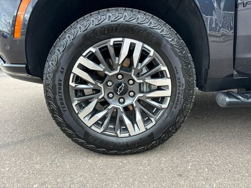 Used 2025 Chevrolet Tahoe Z71 image 26