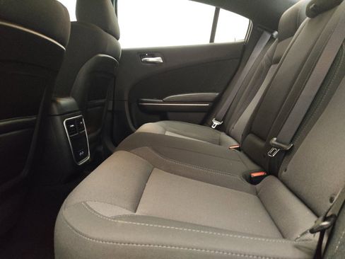 Used 2019 Dodge Charger SXT AWD/4WD image 18