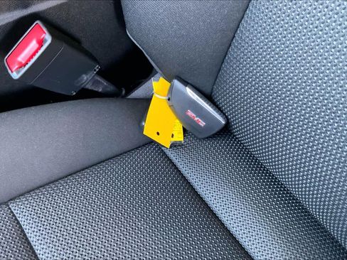 Used 2025 GMC Canyon Elevation image 14