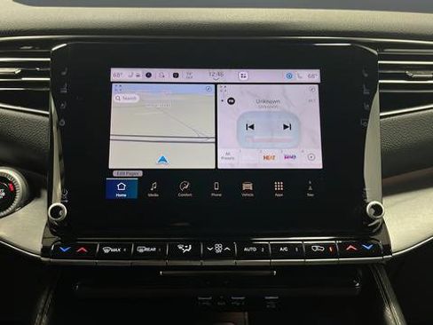 Used 2024 Jeep Wagoneer L Series II w/ Convenience Group I image 25