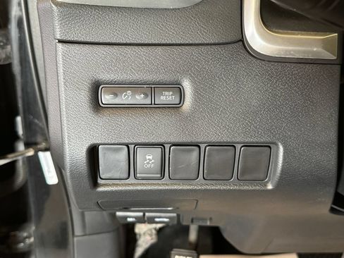 Used 2017 Nissan Murano SV AWD/4WD image 18
