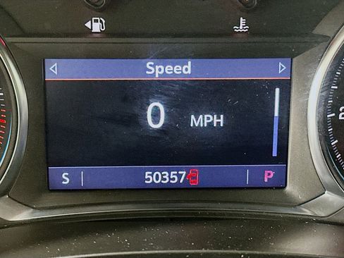 Used 2022 Chevrolet Traverse LT image 19