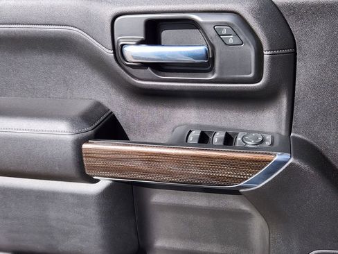 Used 2021 Chevrolet Silverado 1500 RST w/ Bed Protection Package AWD/4WD image 6