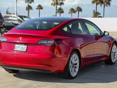 Used 2021 Tesla Model 3 Standard Range Plus RWD image 7