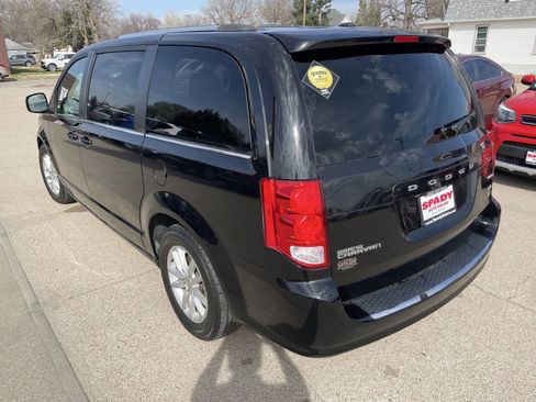 Used 2018 Dodge Grand Caravan SXT image 10