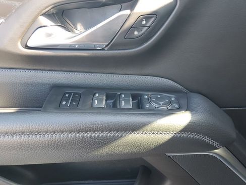 Used 2021 GMC Yukon Denali w/ Denali Premium Package image 29