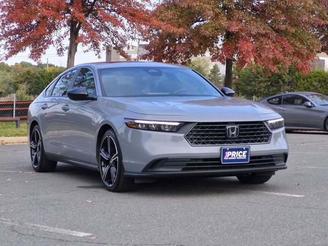 Used 2023 Honda Accord Sport image 3