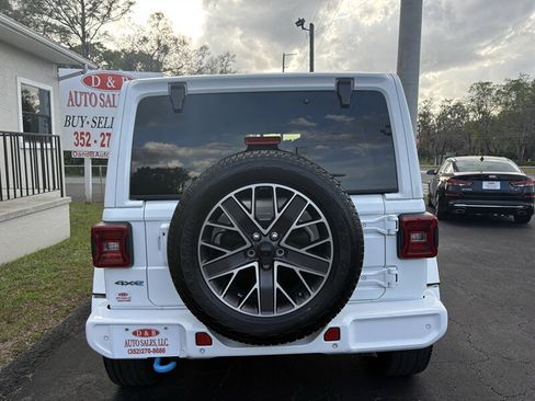 Used 2023 Jeep Wrangler Unlimited Sahara image 6