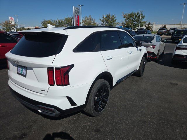 Used 2023 Kia Sorento SX AWD/4WD image 3