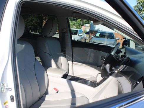 Used 2013 Toyota Venza XLE image 18