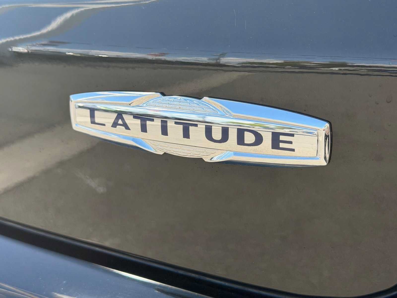 Used 2023 Jeep Compass Latitude AWD/4WD image 31