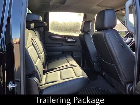 Used 2025 Chevrolet Silverado 1500 LT AWD/4WD image 18