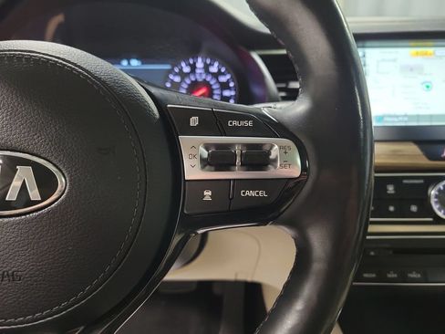 Used 2017 Kia Cadenza Premium FWD image 26