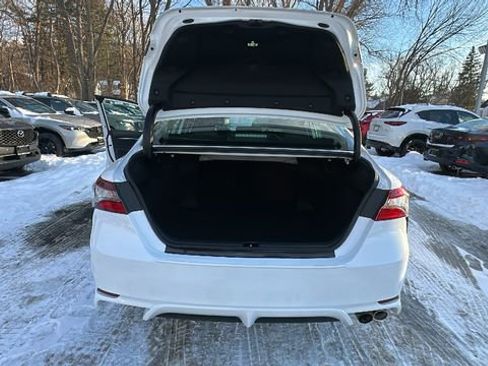 Used 2021 Toyota Camry SE image 32