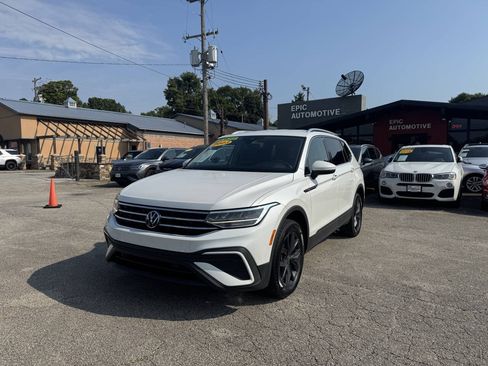 Used 2023 Volkswagen Tiguan SE AWD/4WD image 9