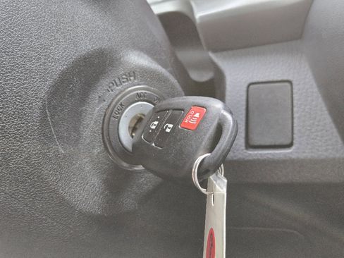 Used 2017 Toyota RAV4 LE image 23