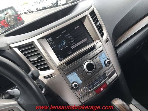 Used 2013 Subaru Outback 2.5i Limited AWD/4WD image 13