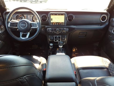 Used 2022 Jeep Wrangler Unlimited Sahara AWD/4WD image 11