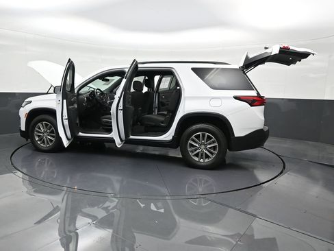 Used 2024 Chevrolet Traverse LT image 35