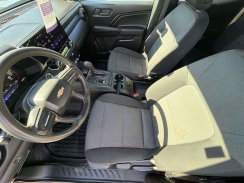 Certified 2024 Chevrolet Colorado W/T image 3