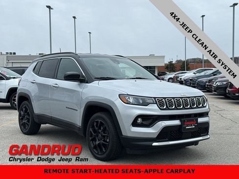 Used 2025 Jeep Compass Limited AWD/4WD image 1