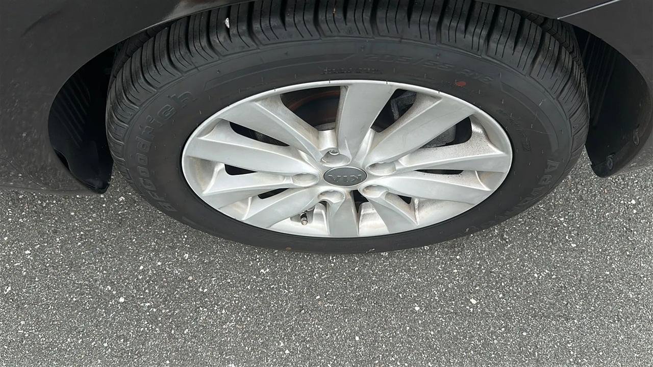 Used 2015 Kia Forte Koup EX FWD image 17