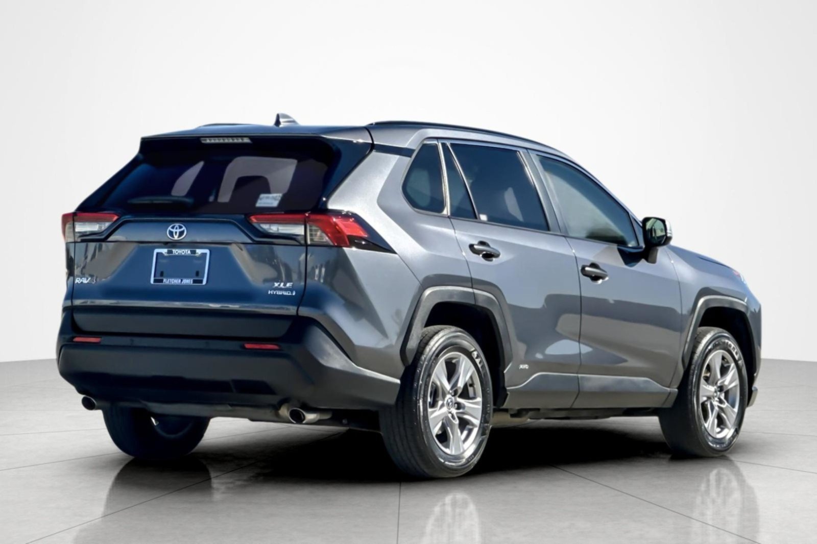 Certified 2022 Toyota RAV4 XLE w/ Convenience Package AWD/4WD image 5