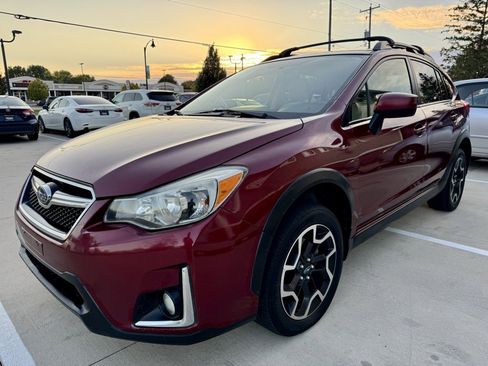 Used 2016 Subaru Crosstrek 2.0i Premium image 4