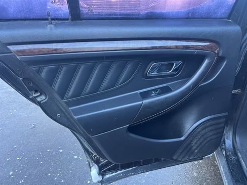 Used 2013 Ford Taurus Limited image 15