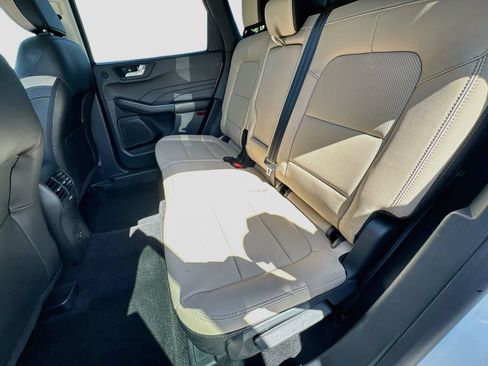 Used 2021 Ford Escape SEL w/ Technology Package AWD/4WD image 28