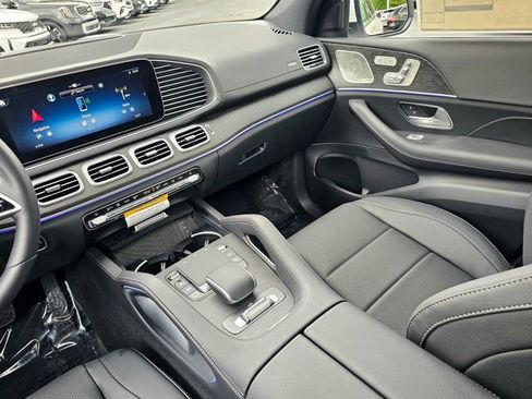 New 2026 Mercedes-Benz GLS 450 4MATIC image 32
