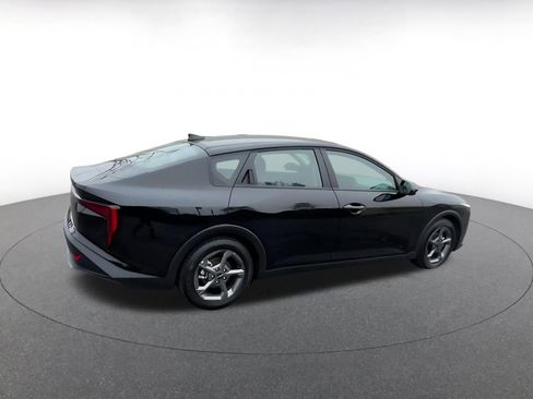 Used 2025 Kia K4 LXS image 15