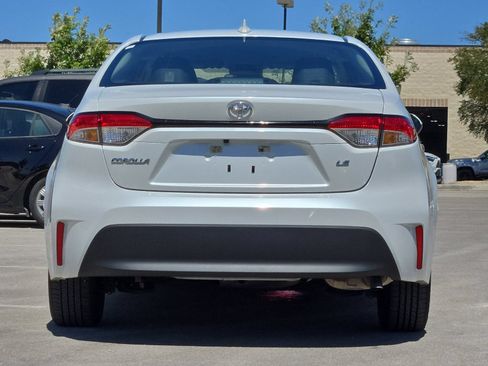 Certified 2025 Toyota Corolla LE FWD image 4
