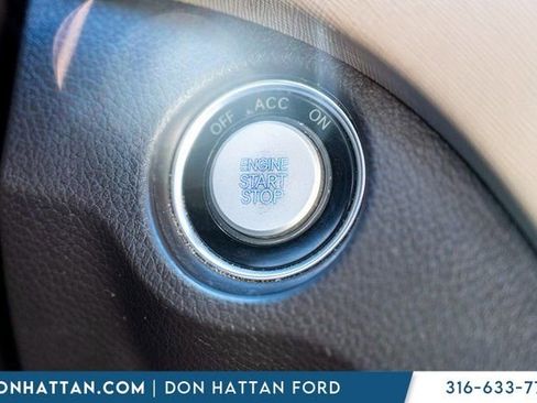 Used 2017 Hyundai Santa Fe Limited image 14