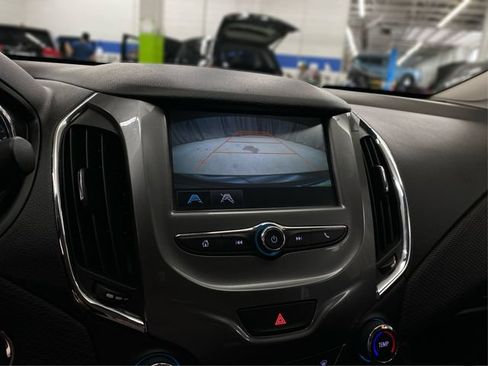 Used 2016 Chevrolet Cruze LT w/ Convenience Package FWD image 30