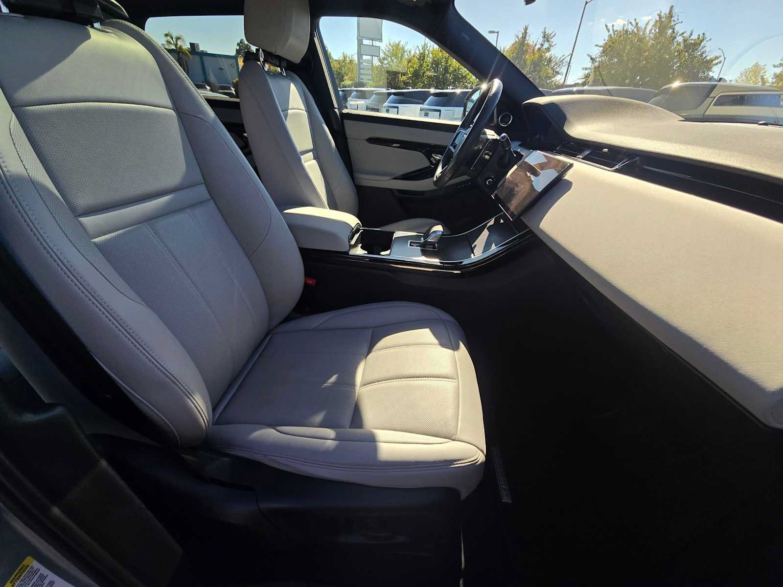 Used 2026 Land Rover Range Rover Evoque S AWD/4WD image 10