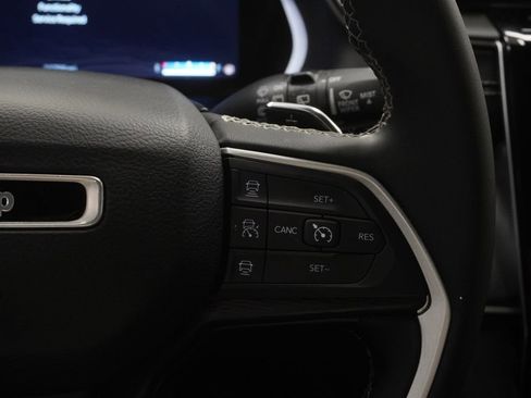 Certified 2023 Jeep Grand Cherokee L Laredo AWD/4WD image 40