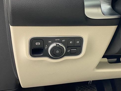 New 2026 Mercedes-Benz GLB 250 4MATIC image 19