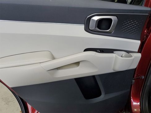 Certified 2025 Kia Sorento S image 17