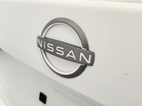 Used 2024 Nissan Sentra SV FWD image 16