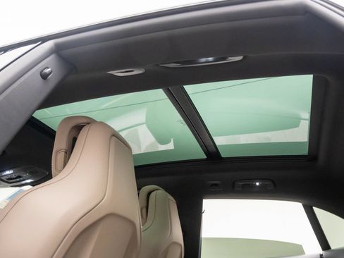 New 2025 Porsche Macan 4 Electric AWD/4WD image 18
