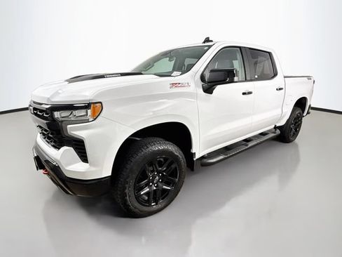 Used 2025 Chevrolet Silverado 1500 LT Trail Boss w/ Protection Package AWD/4WD image 3