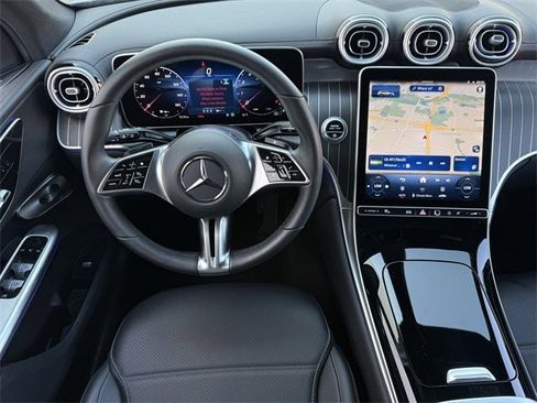 Used 2025 Mercedes-Benz GLC 300 GLC 300 image 12