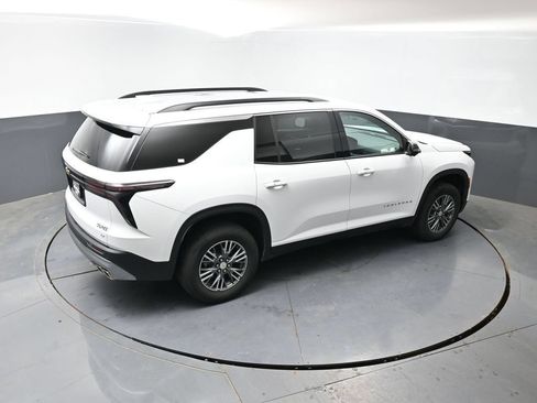Used 2024 Chevrolet Traverse LT FWD image 42